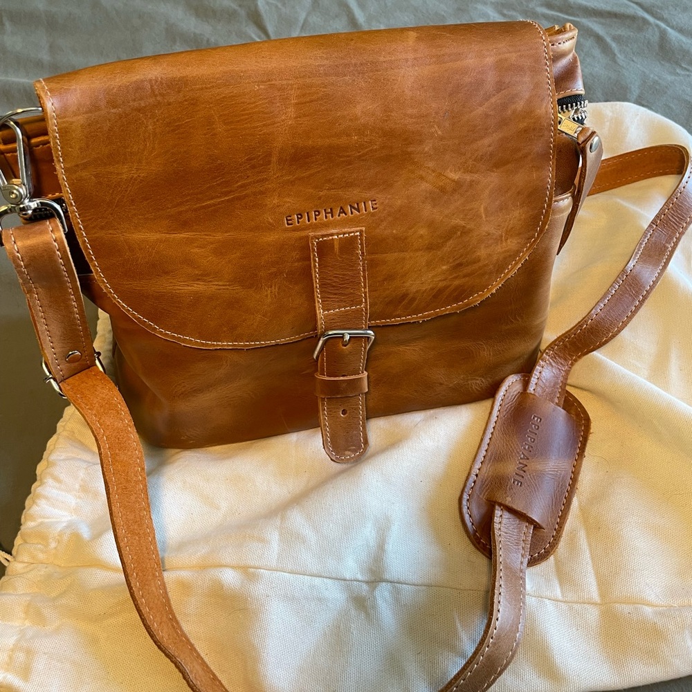 Epiphanie Camera Bag - “Sophia” style, beautiful leather